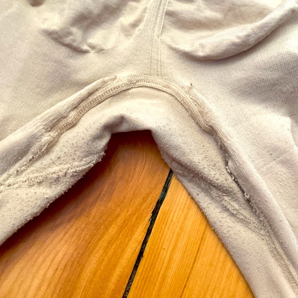 Maternity shape wear size large - Picture 3 of 3